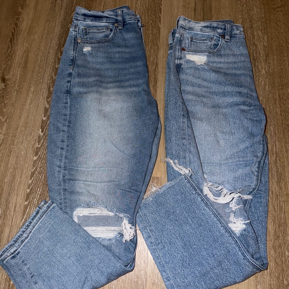 American Eagle Outfitters medium  wash Distressed Mom Jeans